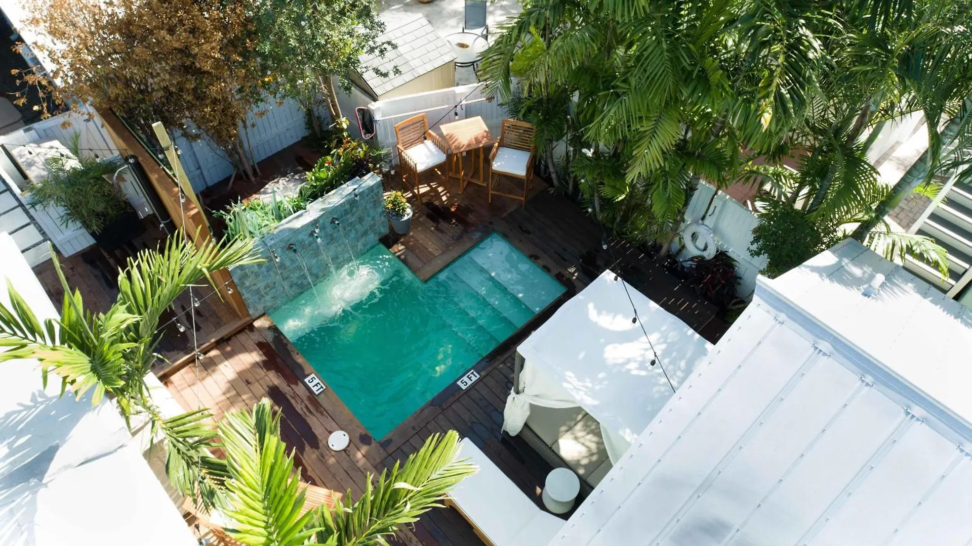 Tortugas Harbor Light Suite Key West